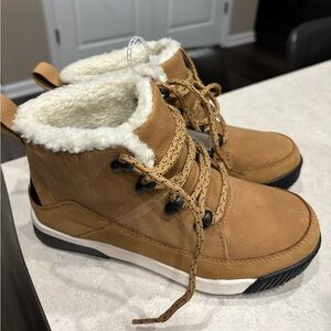 The North Face Almond Butter Mid Lace Boots